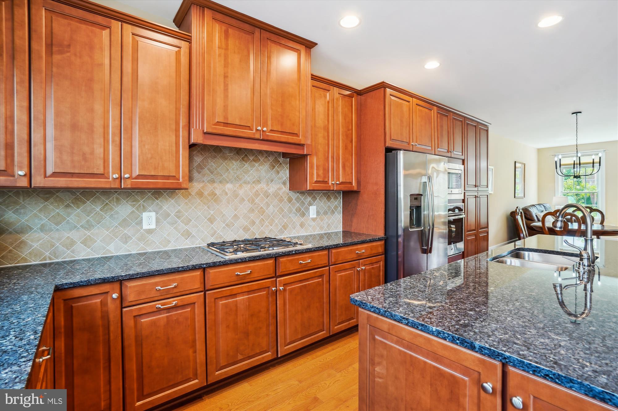 DISCOVERY SQUARE - Residential