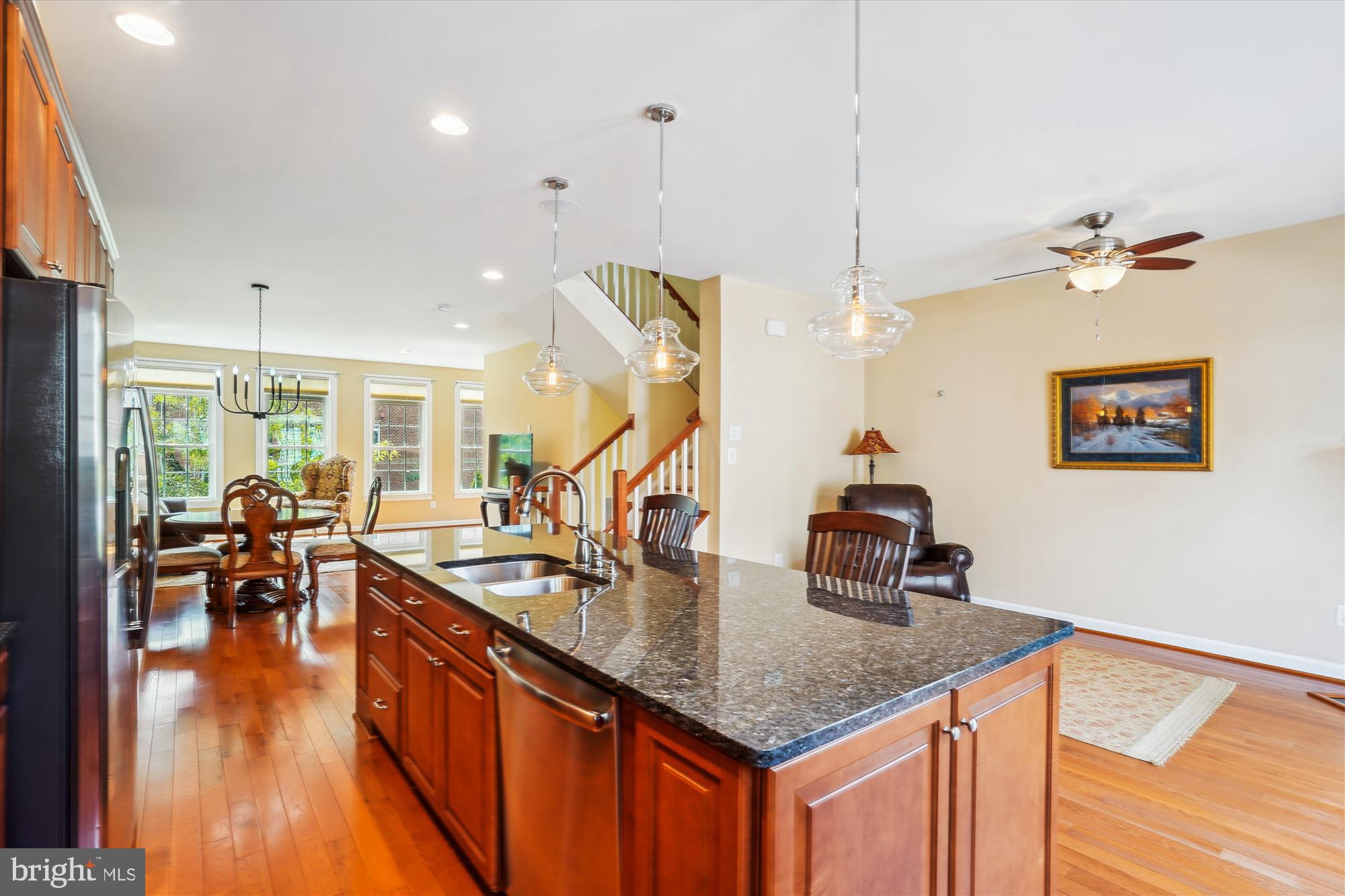 DISCOVERY SQUARE - Residential