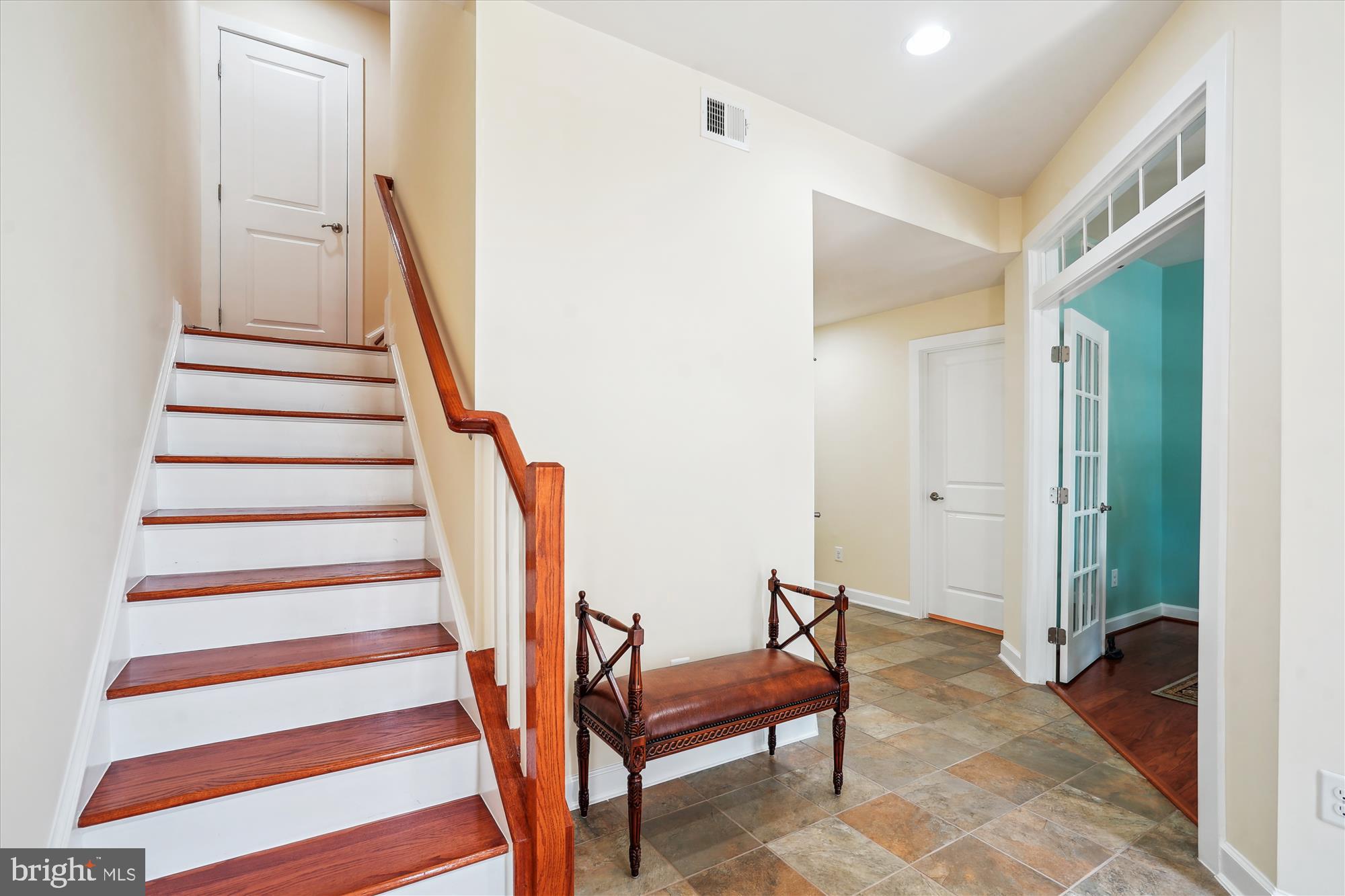 DISCOVERY SQUARE - Residential