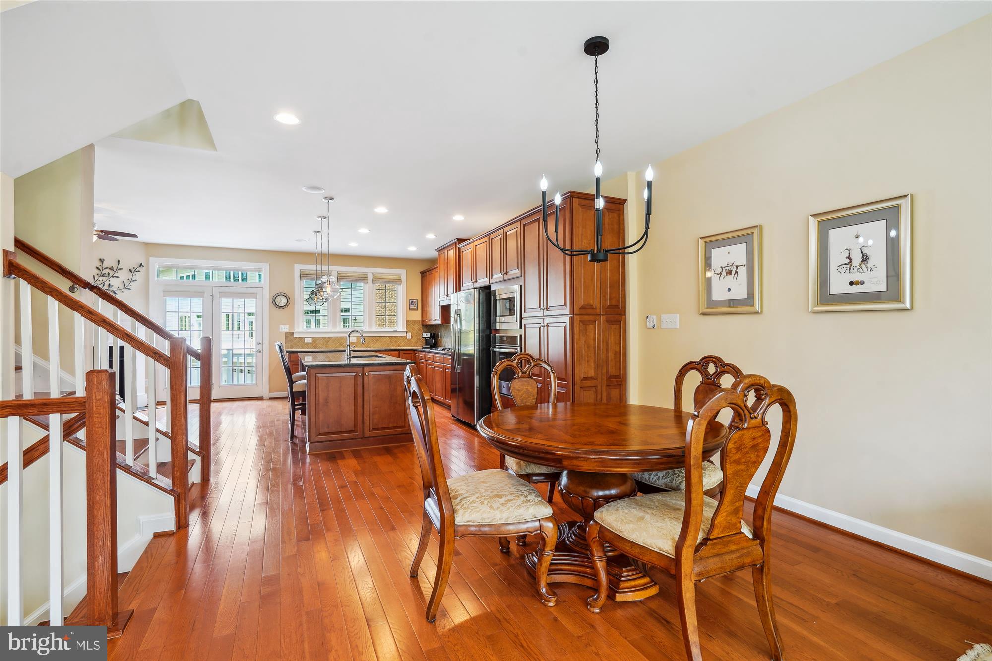 DISCOVERY SQUARE - Residential