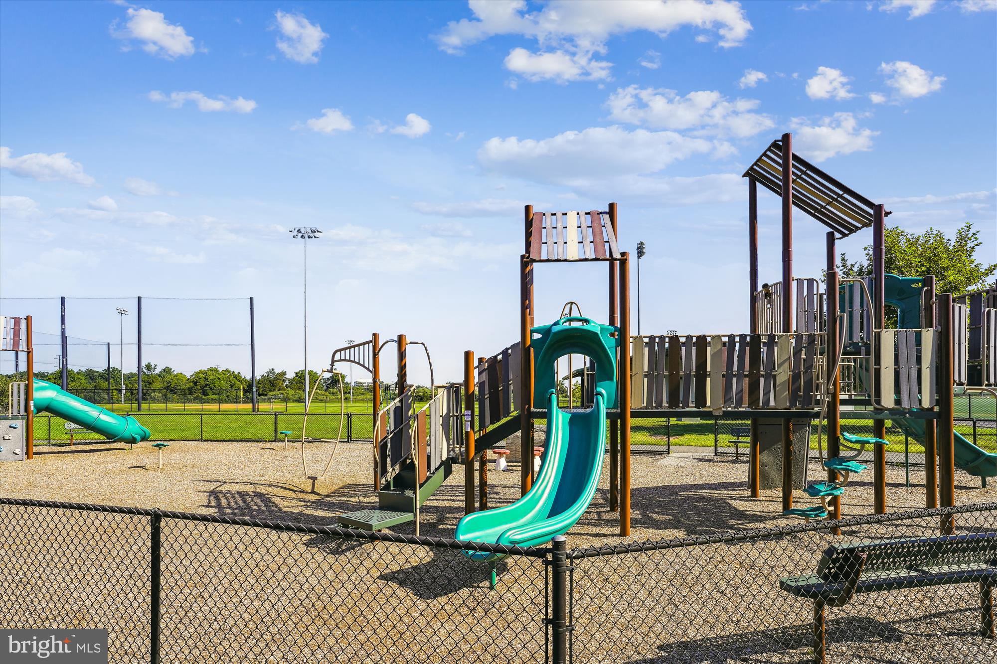 DISCOVERY SQUARE - Residential