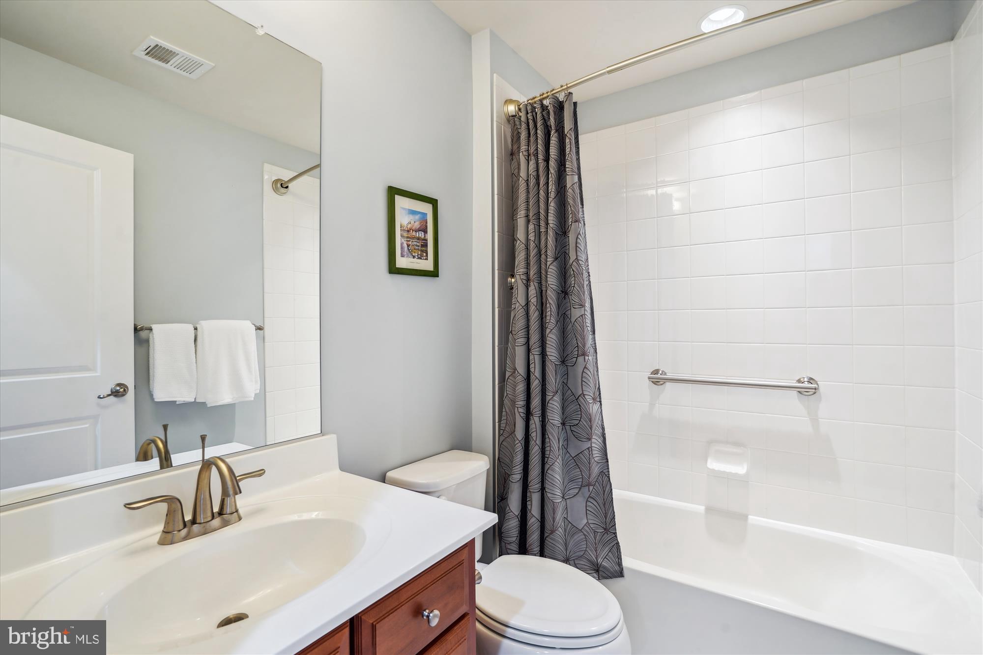 DISCOVERY SQUARE - Residential