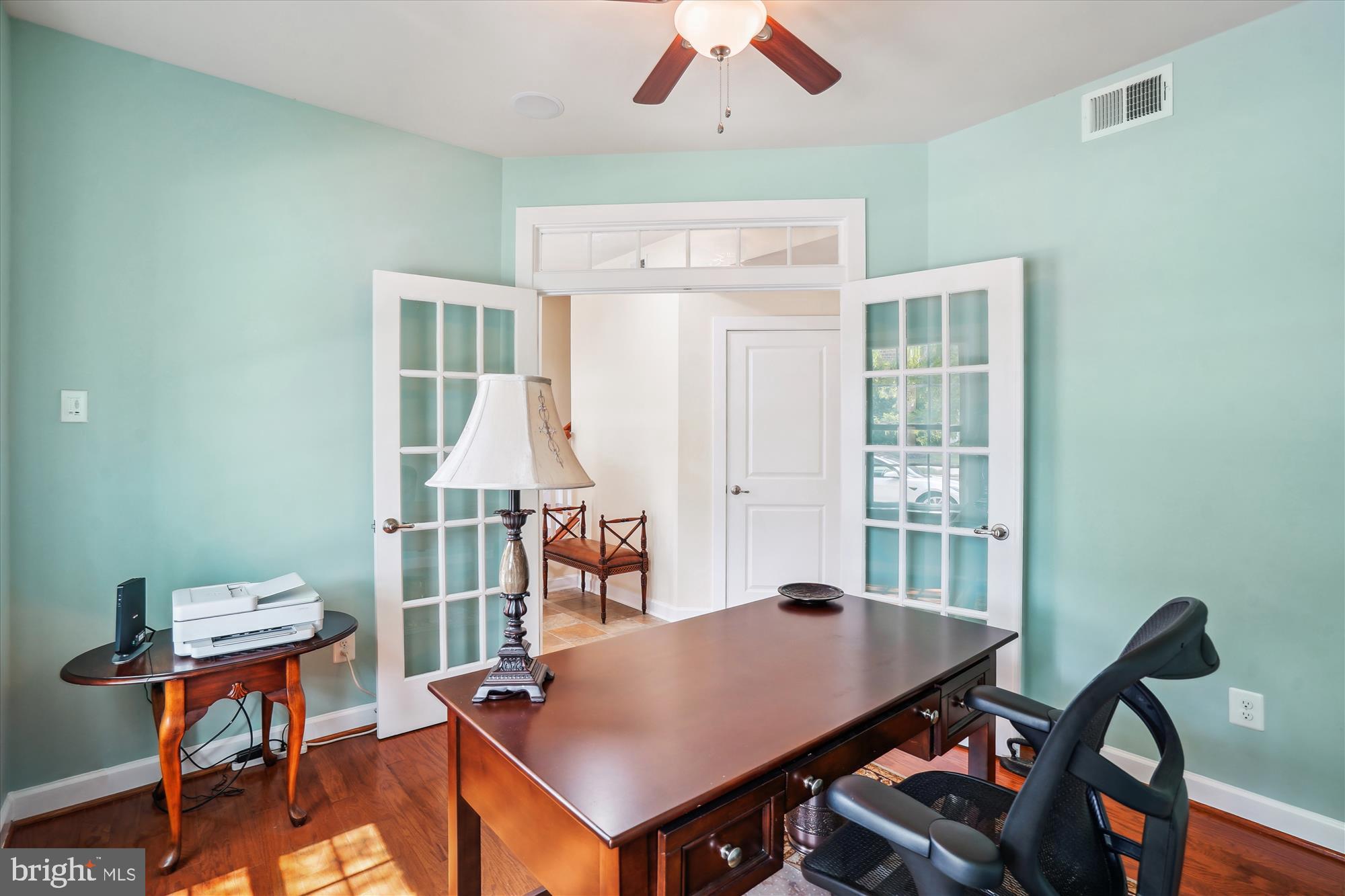 DISCOVERY SQUARE - Residential