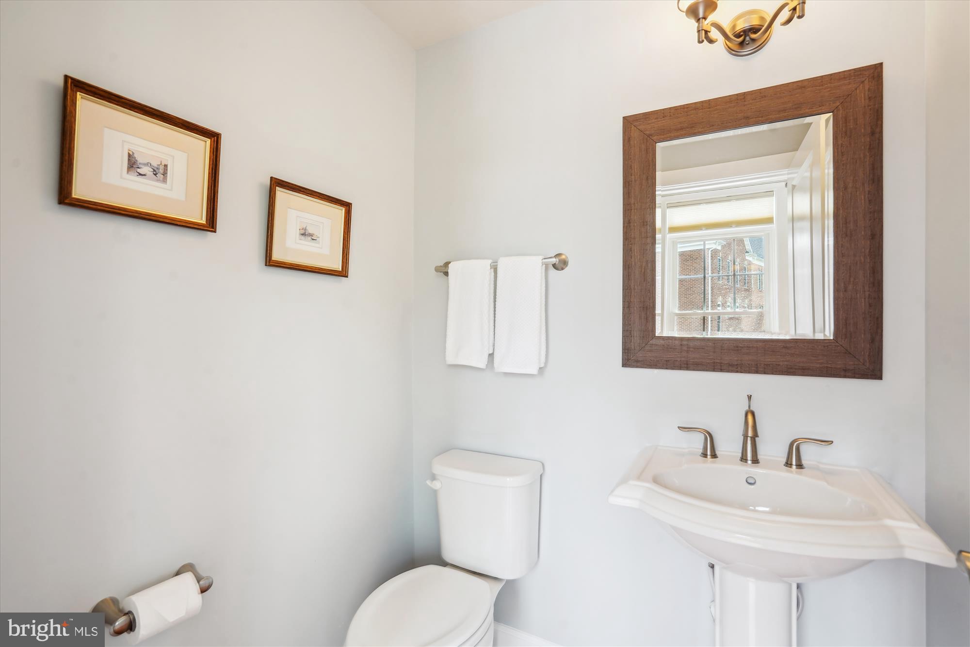 DISCOVERY SQUARE - Residential