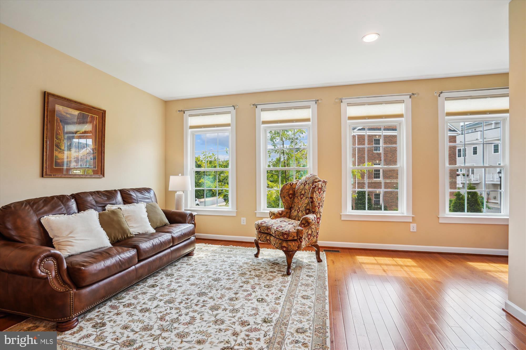 DISCOVERY SQUARE - Residential