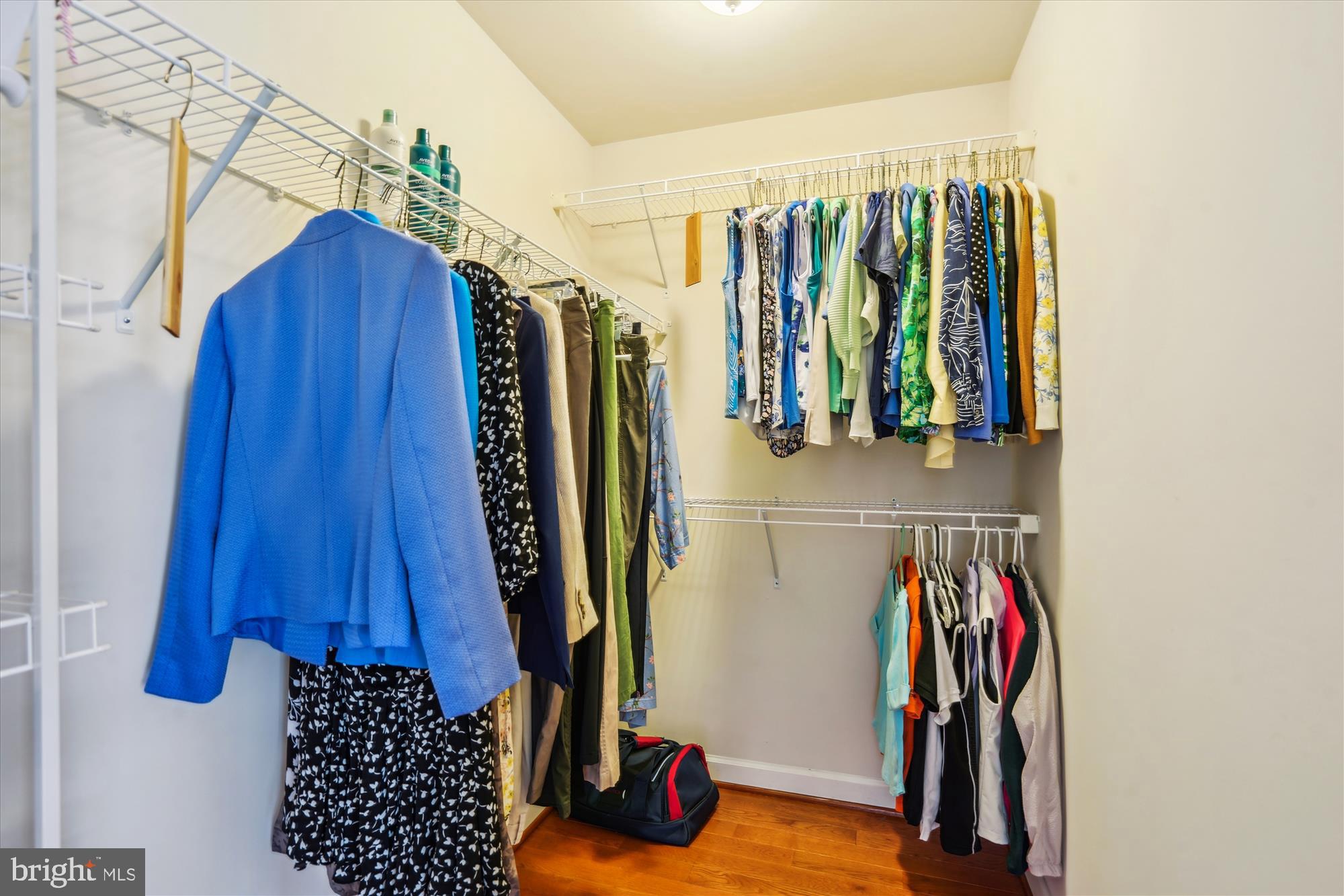 DISCOVERY SQUARE - Residential