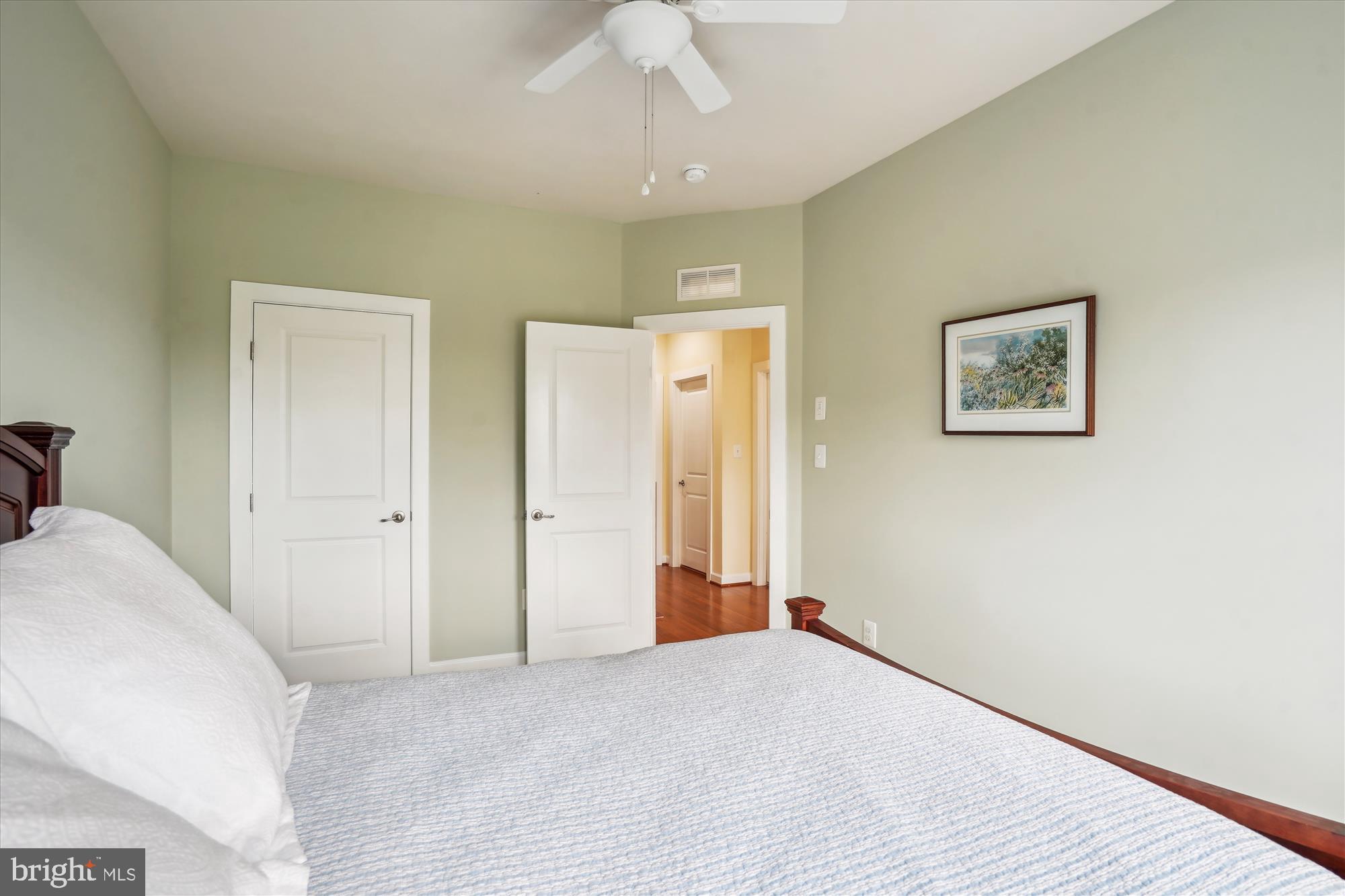 DISCOVERY SQUARE - Residential