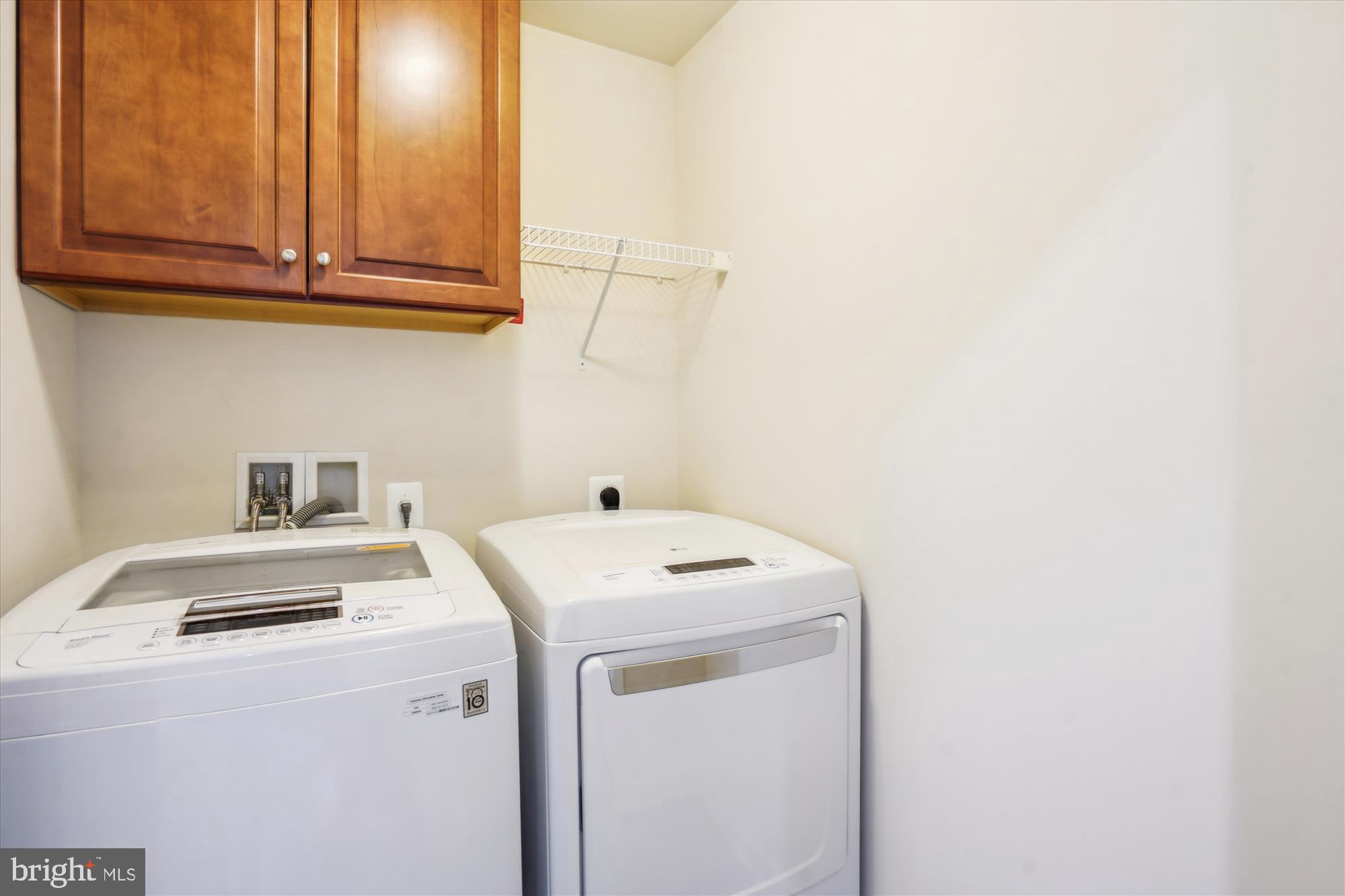 DISCOVERY SQUARE - Residential