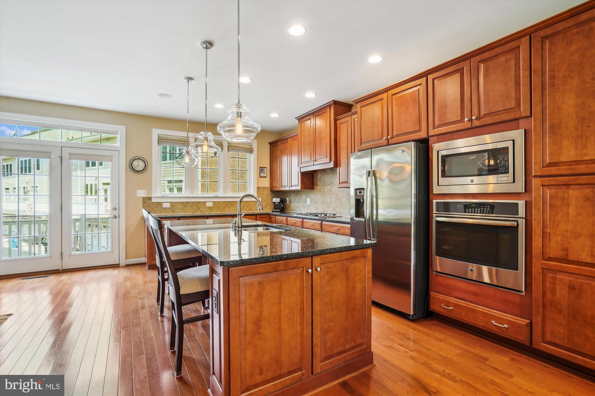 DISCOVERY SQUARE - Residential