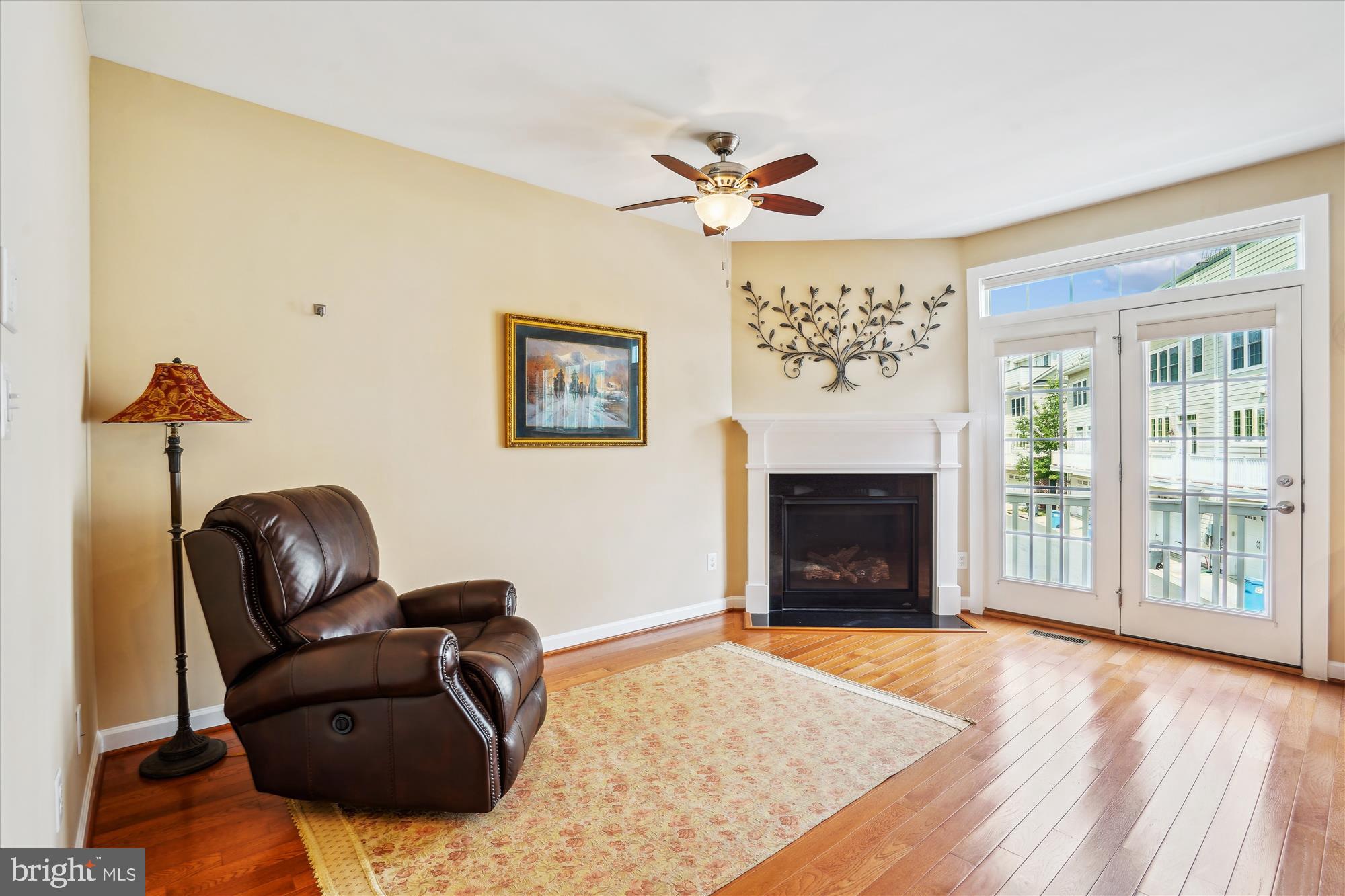 DISCOVERY SQUARE - Residential