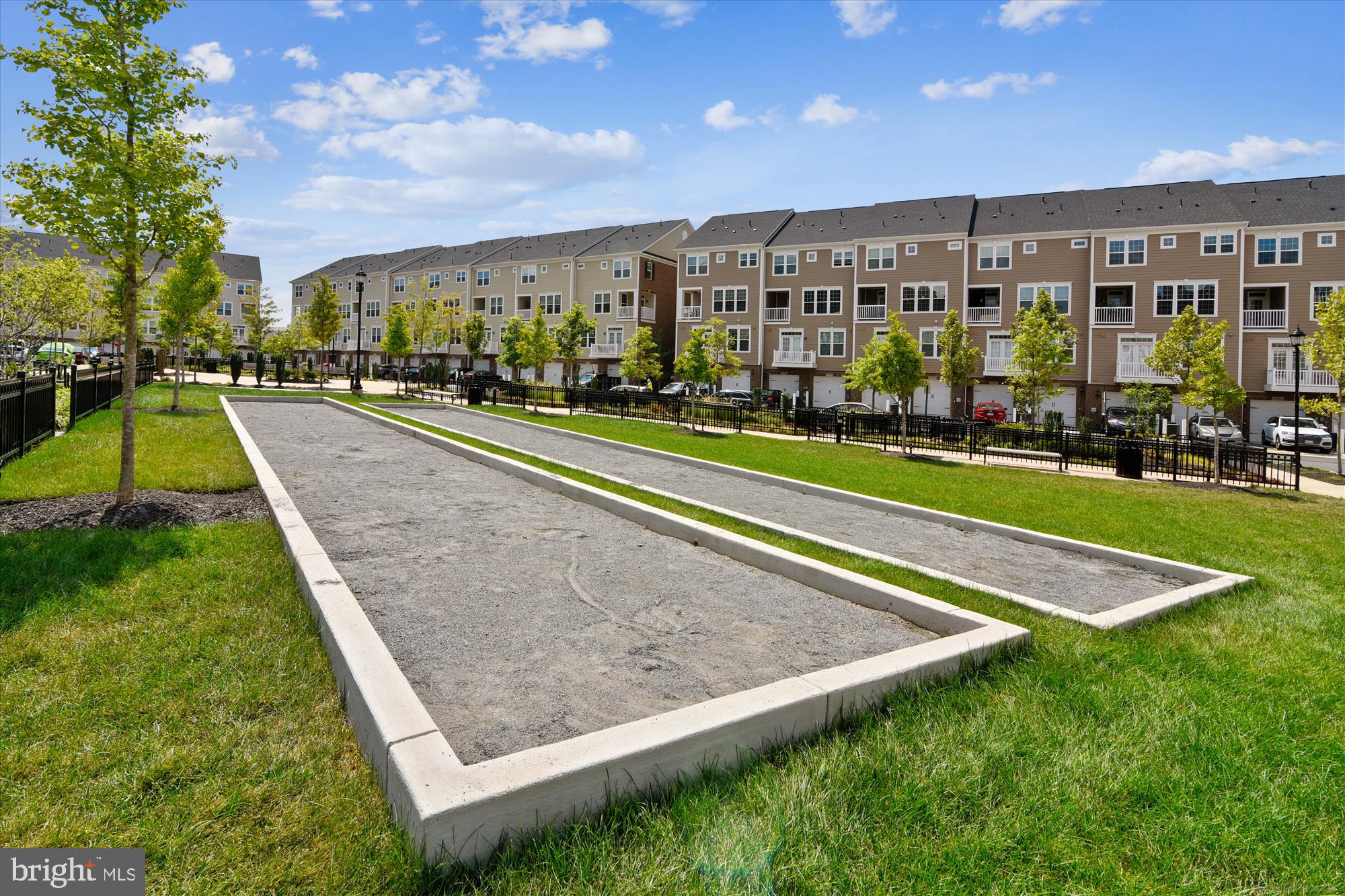 DISCOVERY SQUARE - Residential