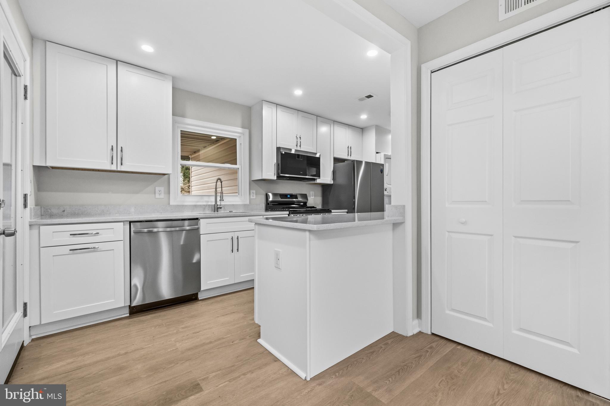 DEFENSE HEIGHTS - Residential