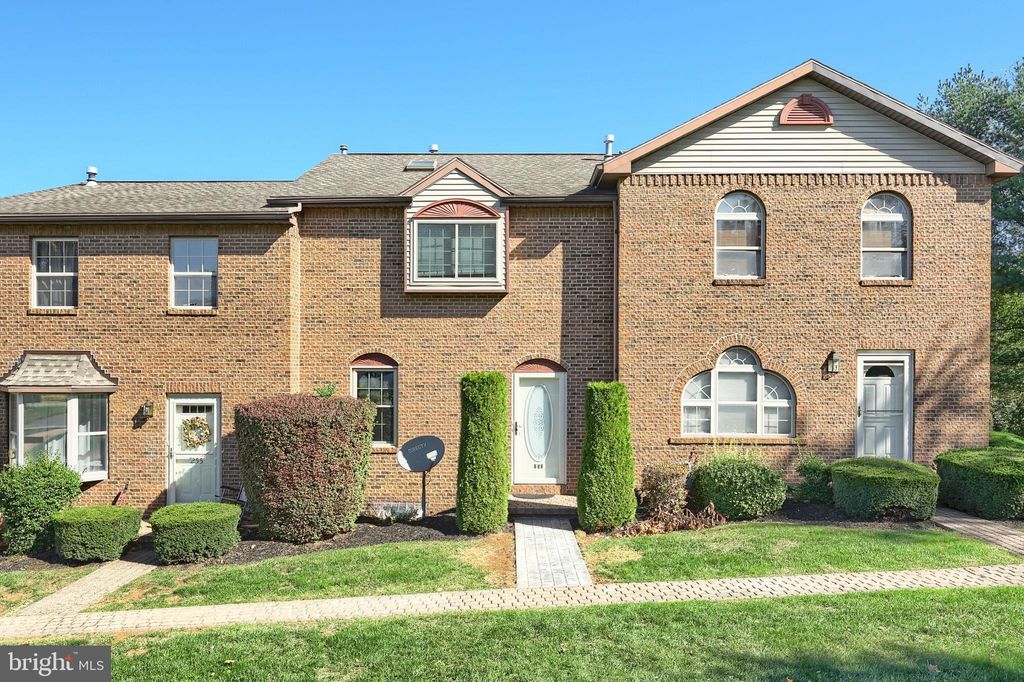 Photo of 253 W Chestnut Street #11, DALLASTOWN, PA 17313 (MLS # PAYK2092160)