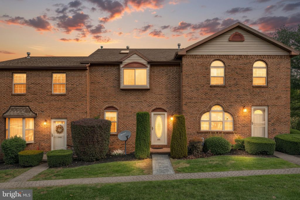 Photo of 253 W Chestnut Street #11, DALLASTOWN, PA 17313 (MLS # PAYK2092160)