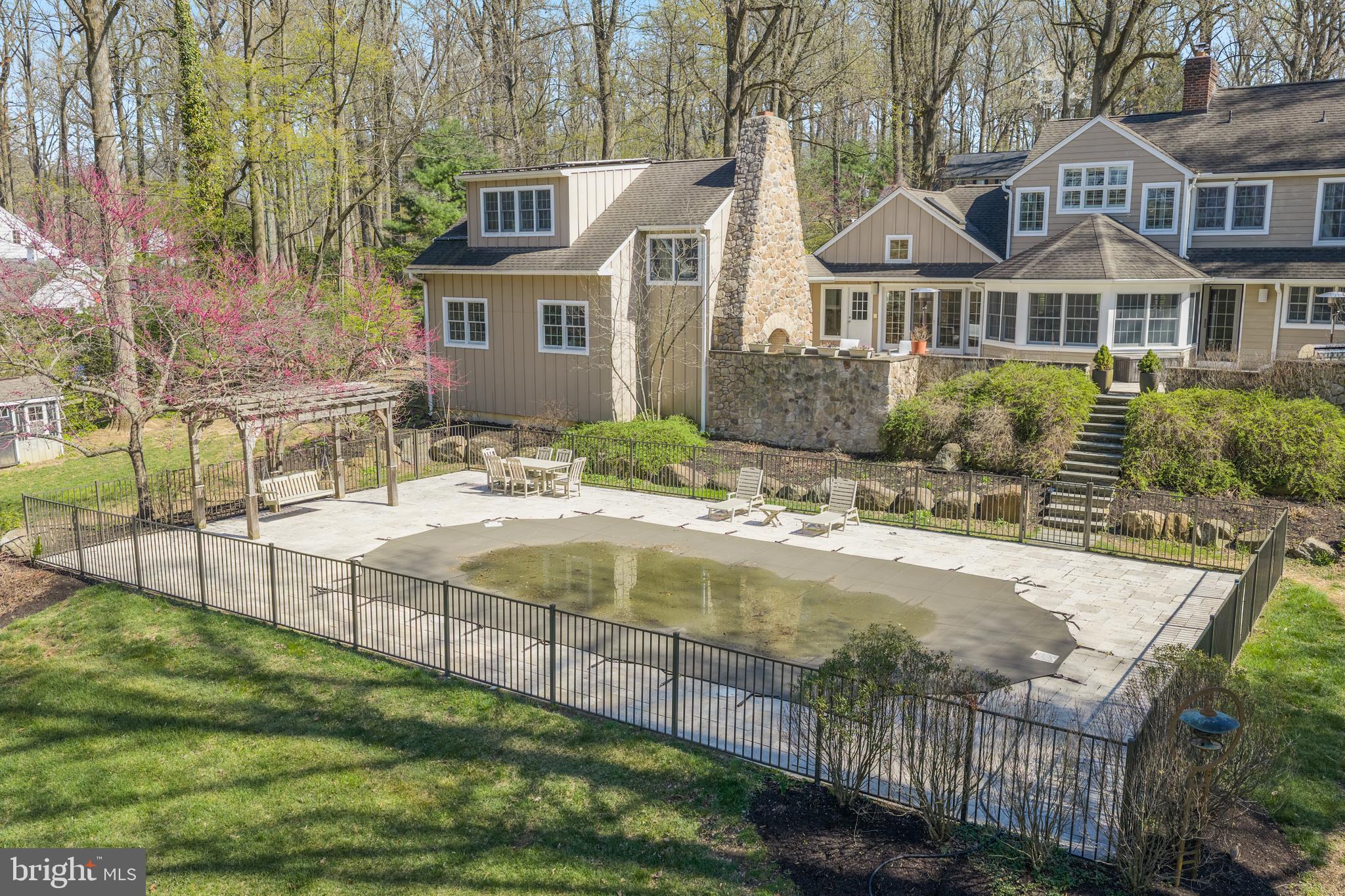 RADNOR HUNT - Residential