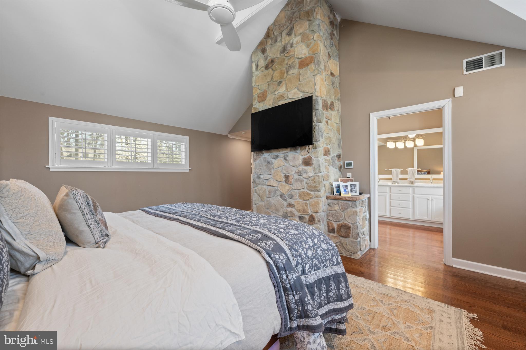 RADNOR HUNT - Residential