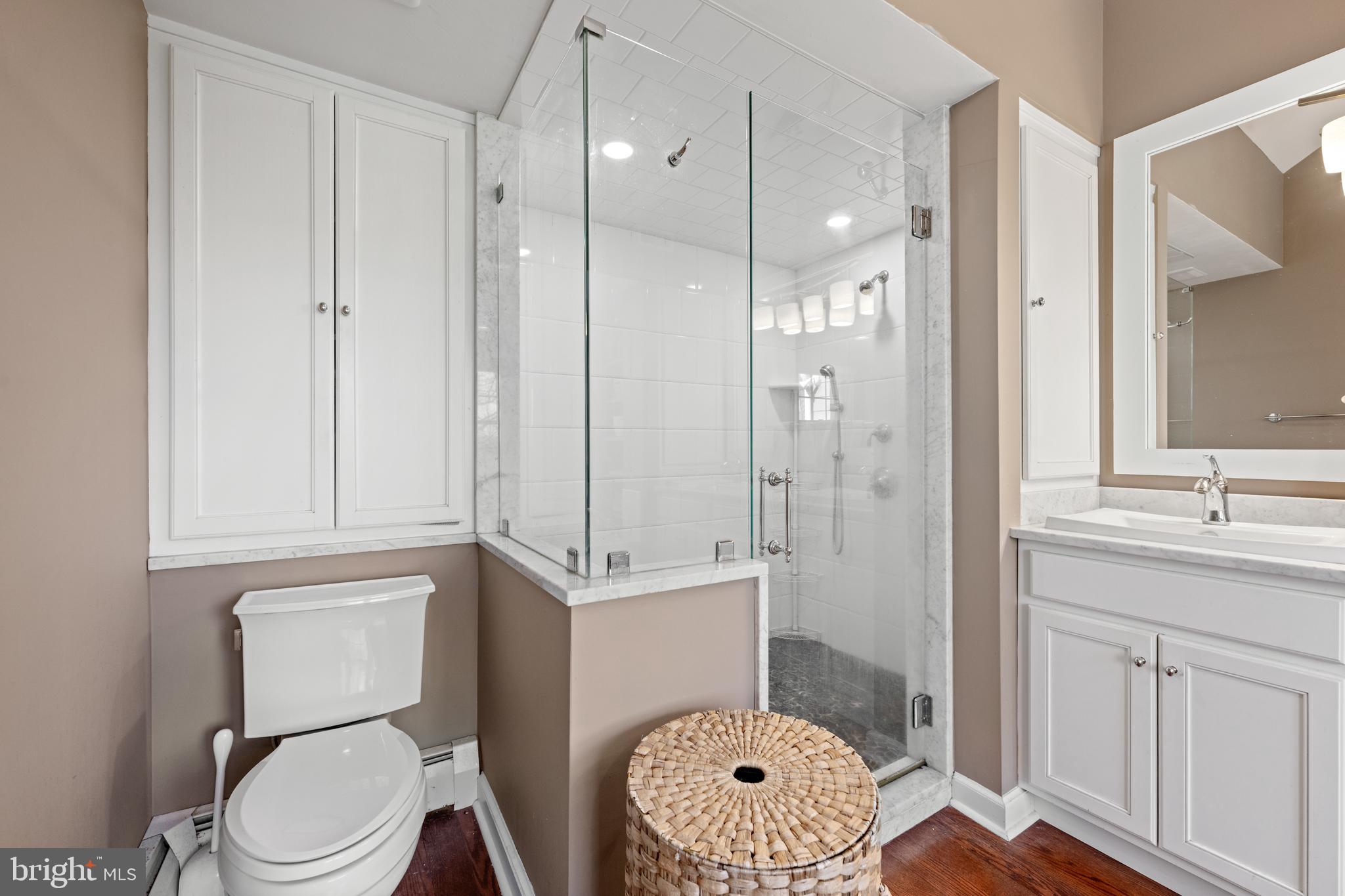 RADNOR HUNT - Residential