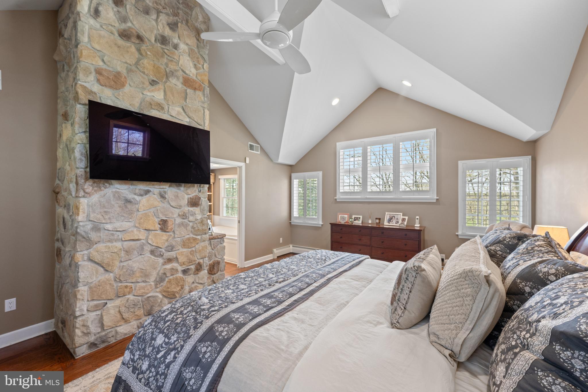 RADNOR HUNT - Residential