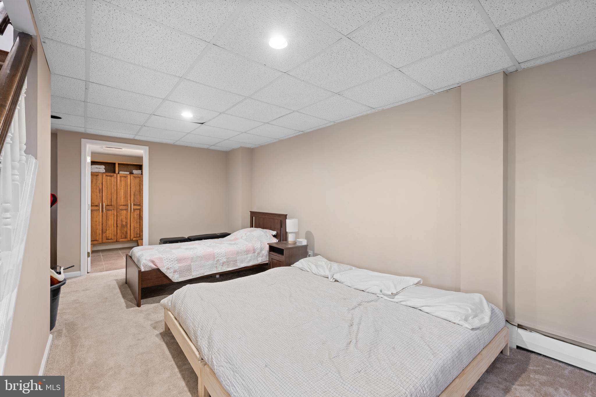 RADNOR HUNT - Residential