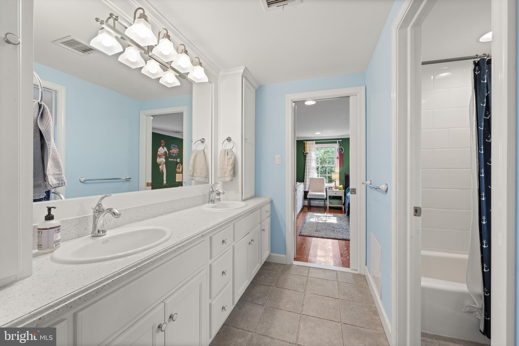 RADNOR HUNT - Residential