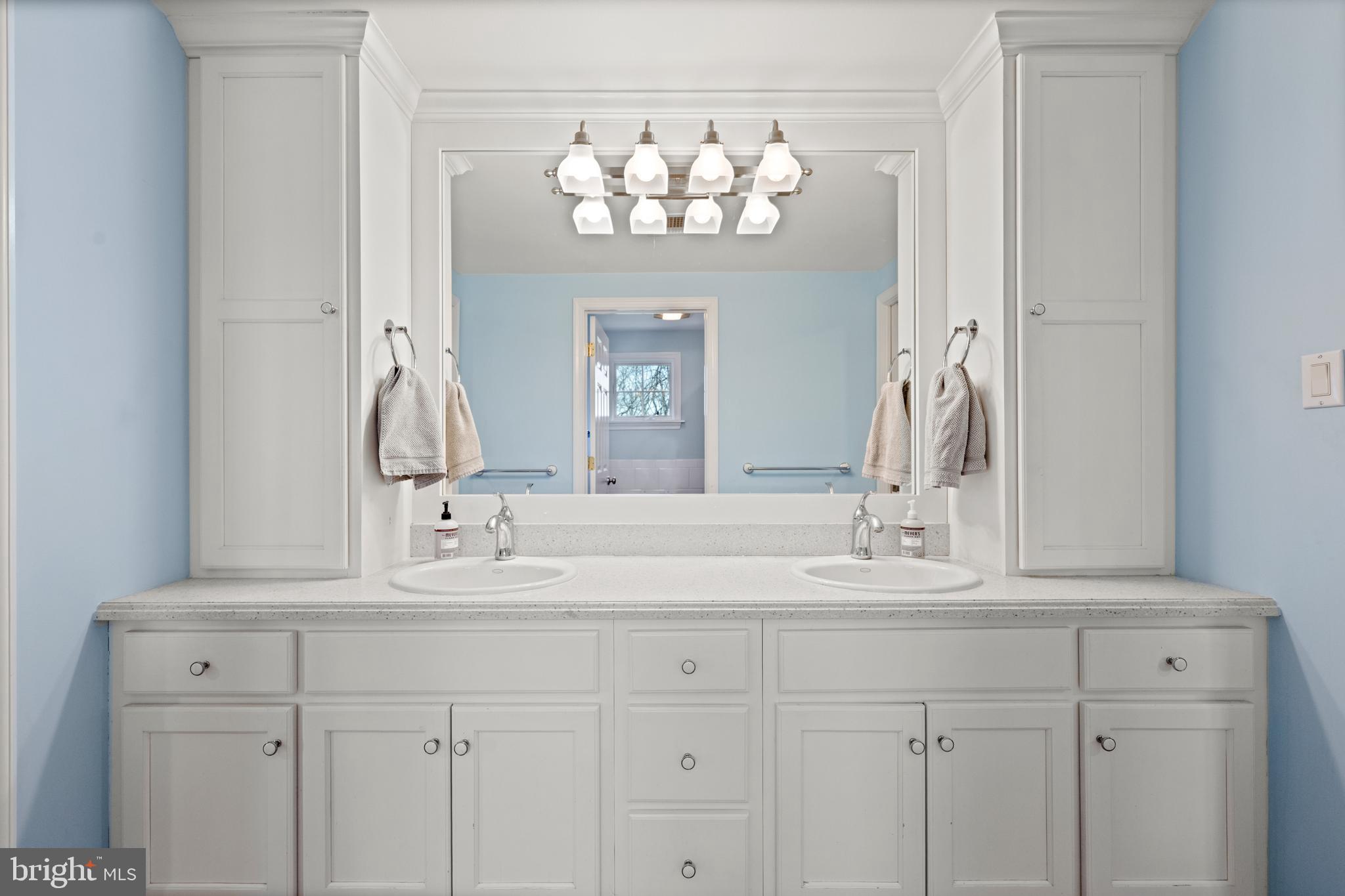 RADNOR HUNT - Residential