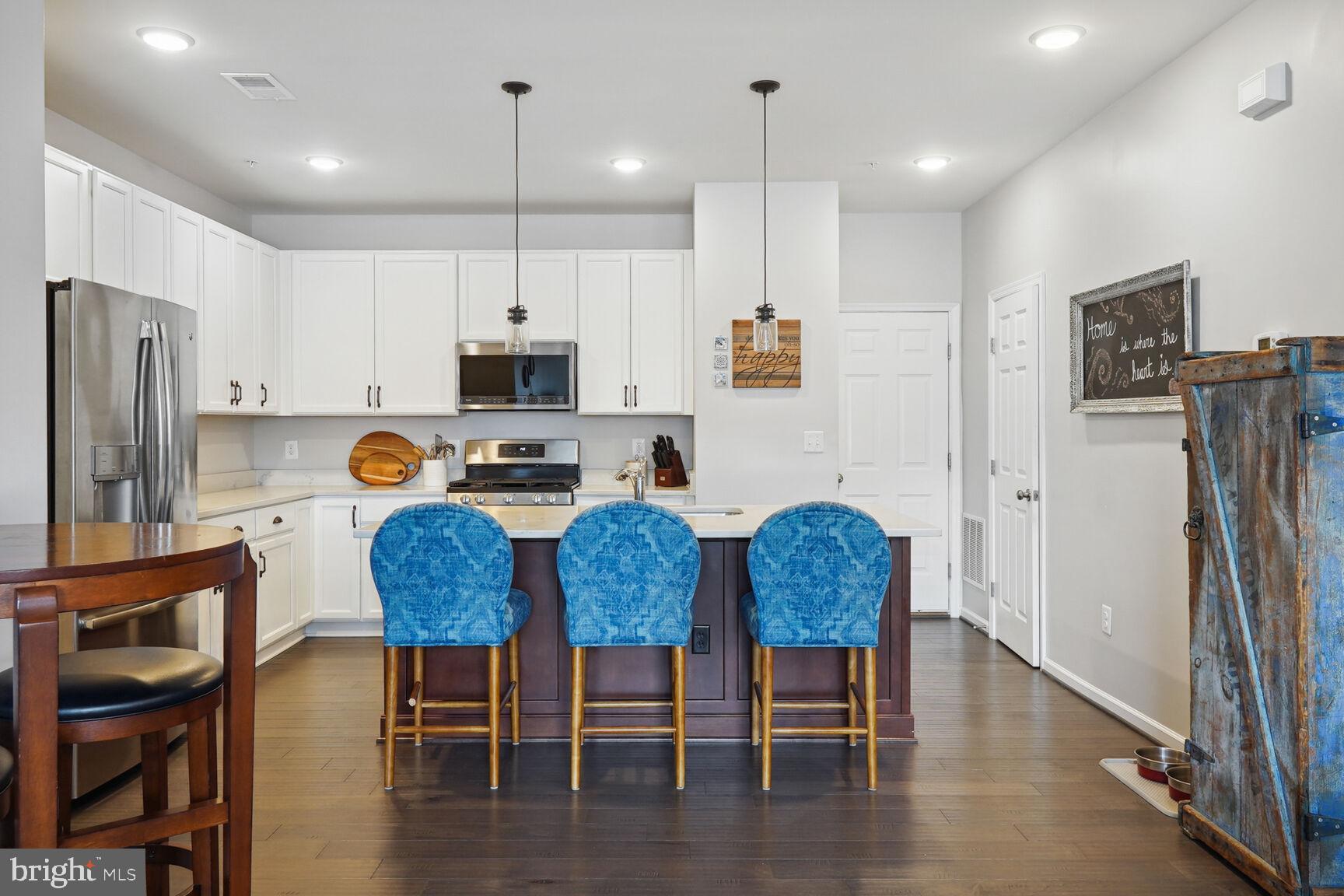 ADMIRALS SQUARE - Residential Lease