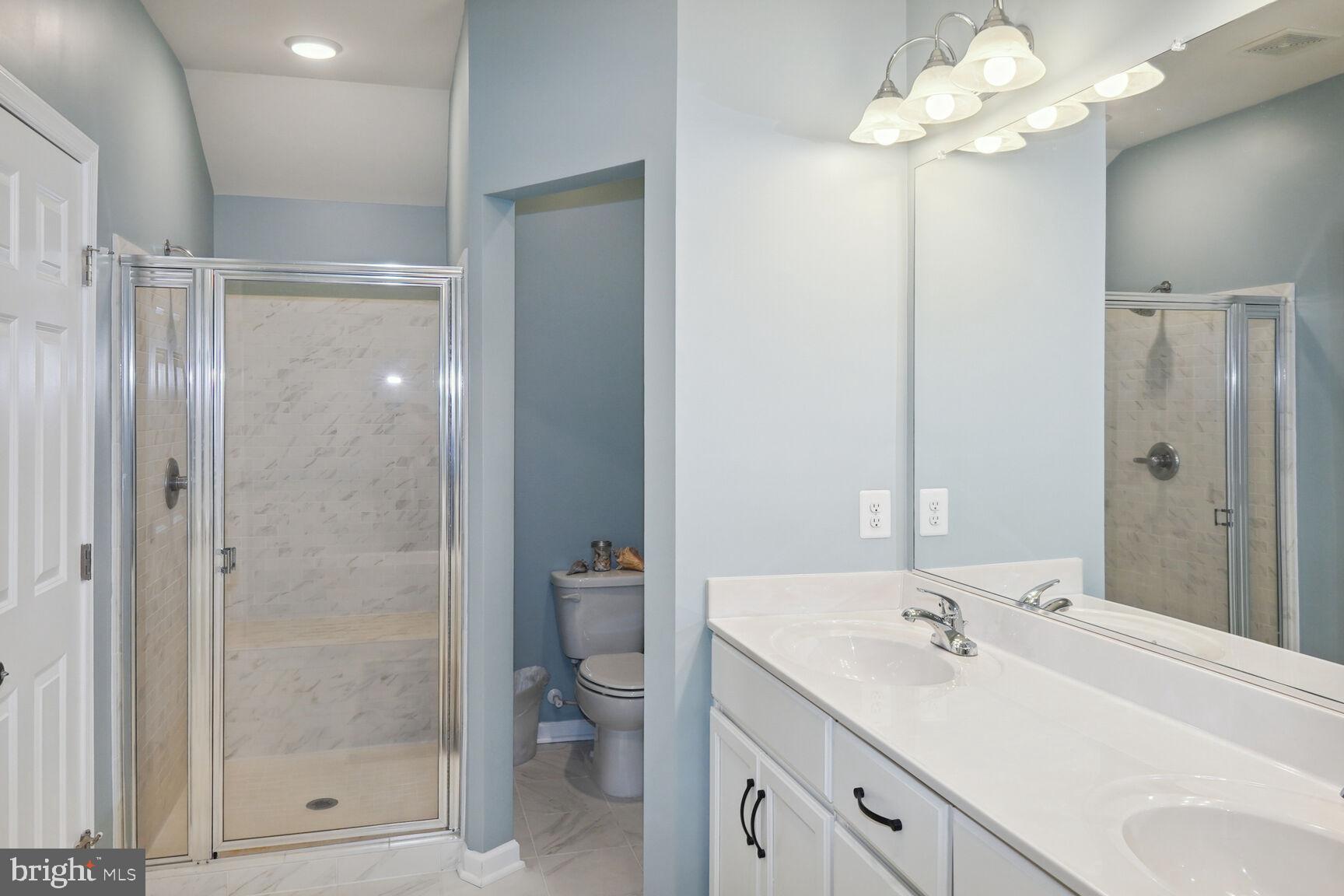 ADMIRALS SQUARE - Residential Lease