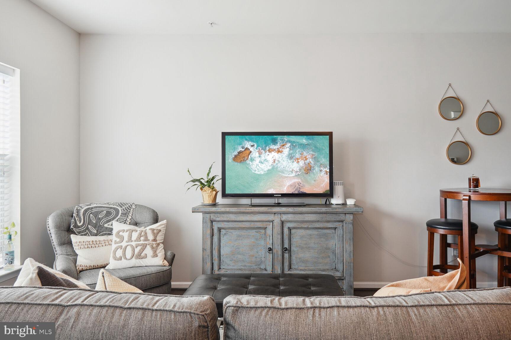 ADMIRALS SQUARE - Residential Lease