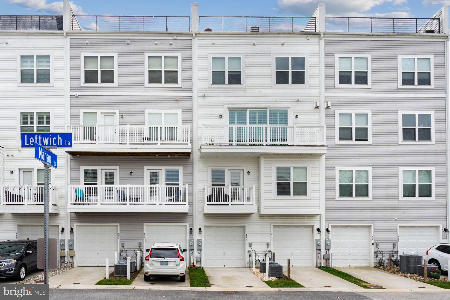 ADMIRALS SQUARE - Residential Lease