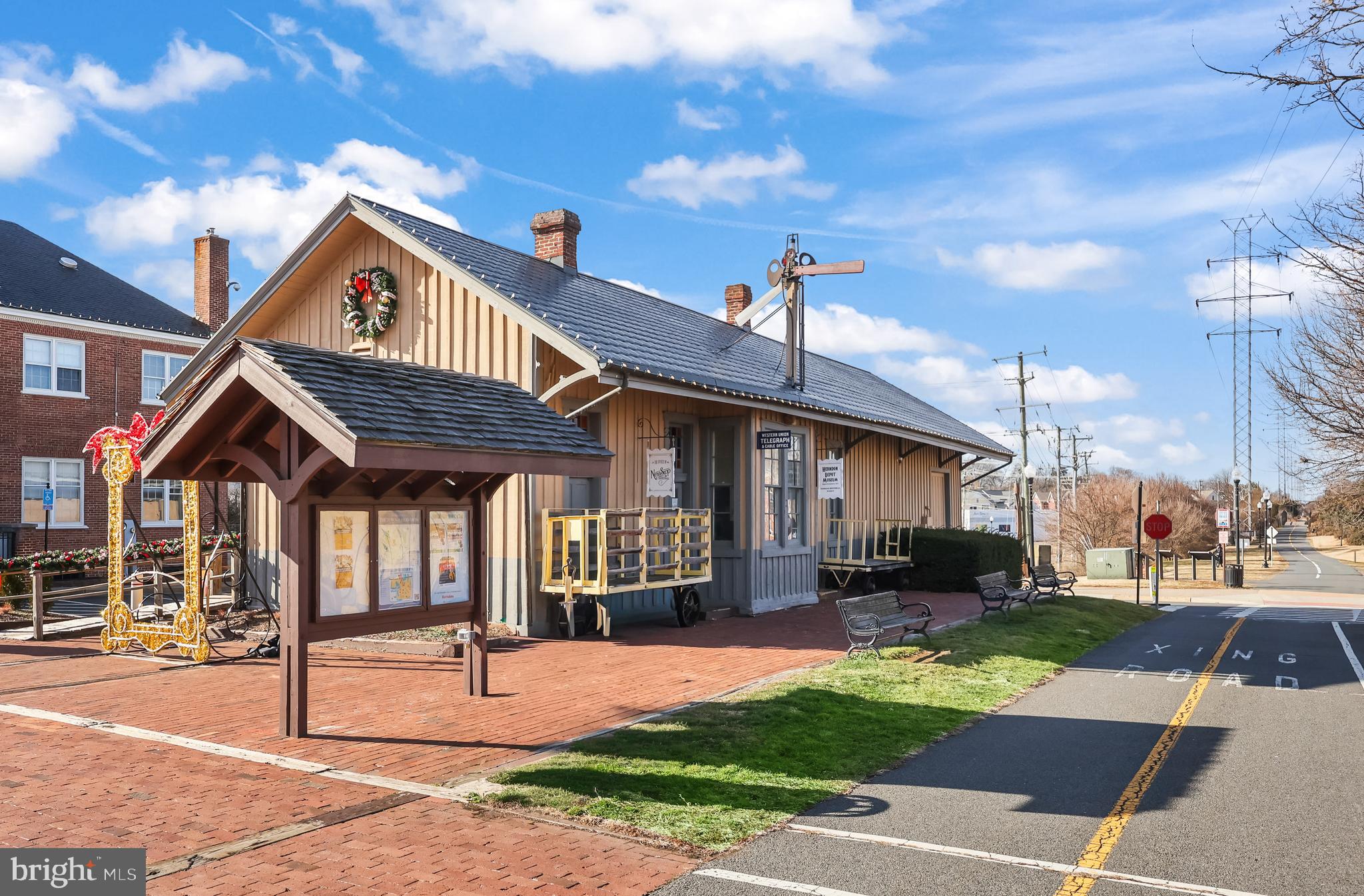 JEFFERSON MEWS - Residential