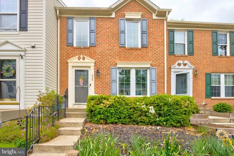 908 CHESTNUT WOOD COURT CURTIS BAY MD 21226