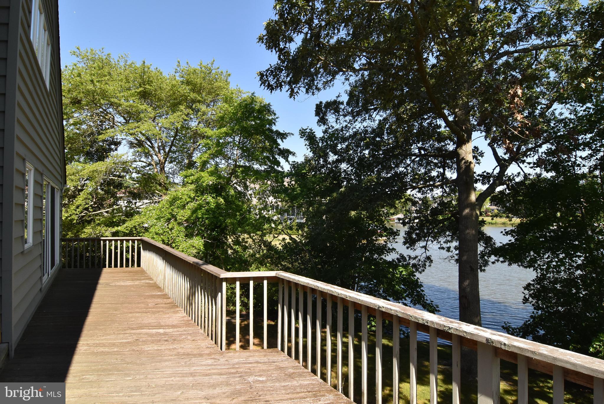 SILVER LAKE MANOR - Residential