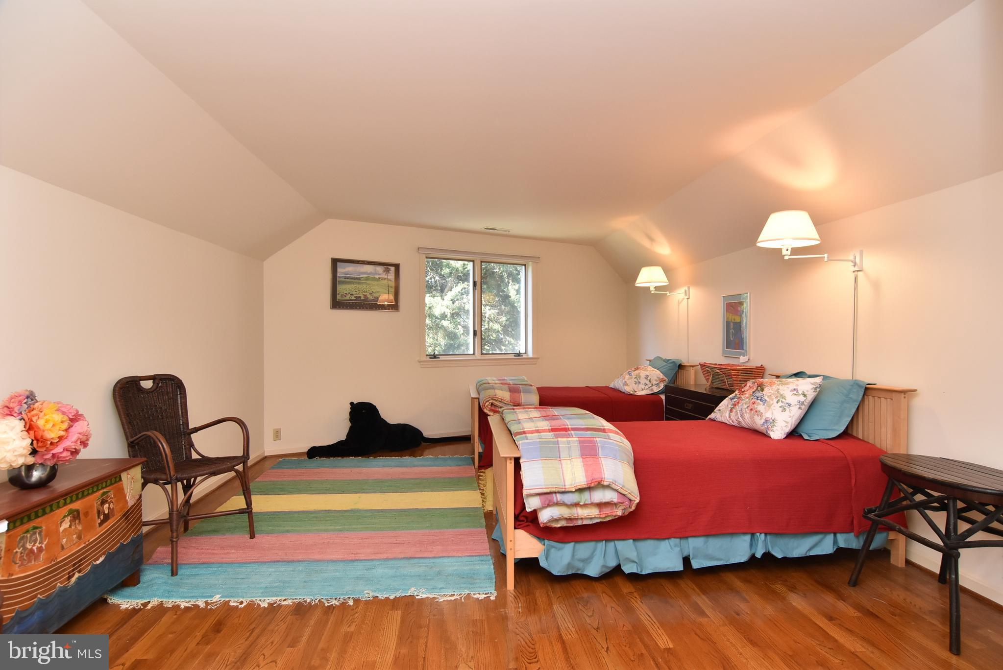 SILVER LAKE MANOR - Residential