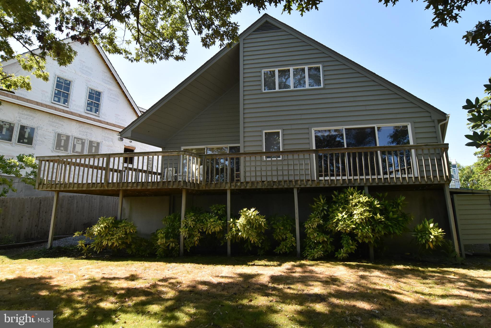 SILVER LAKE MANOR - Residential