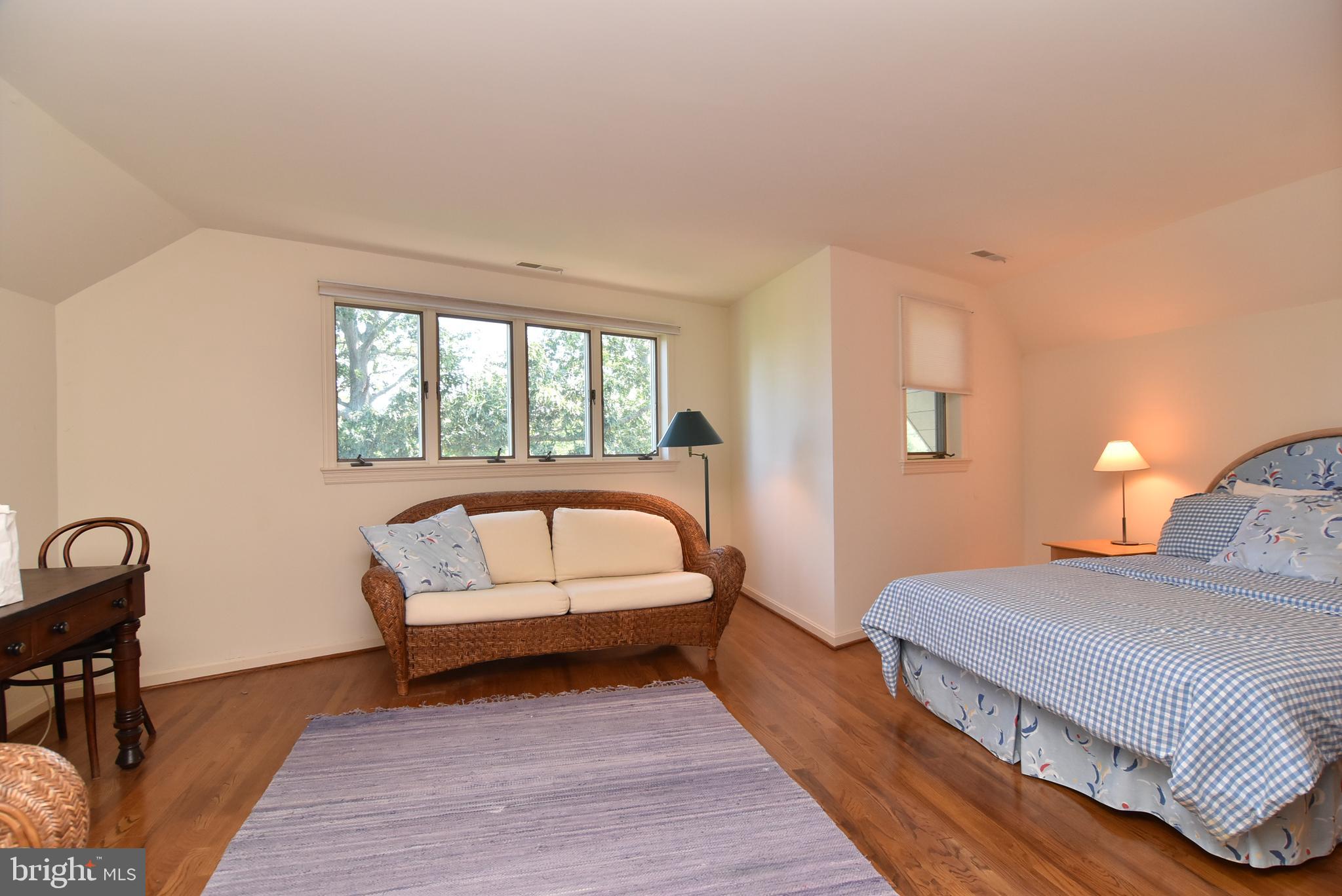 SILVER LAKE MANOR - Residential