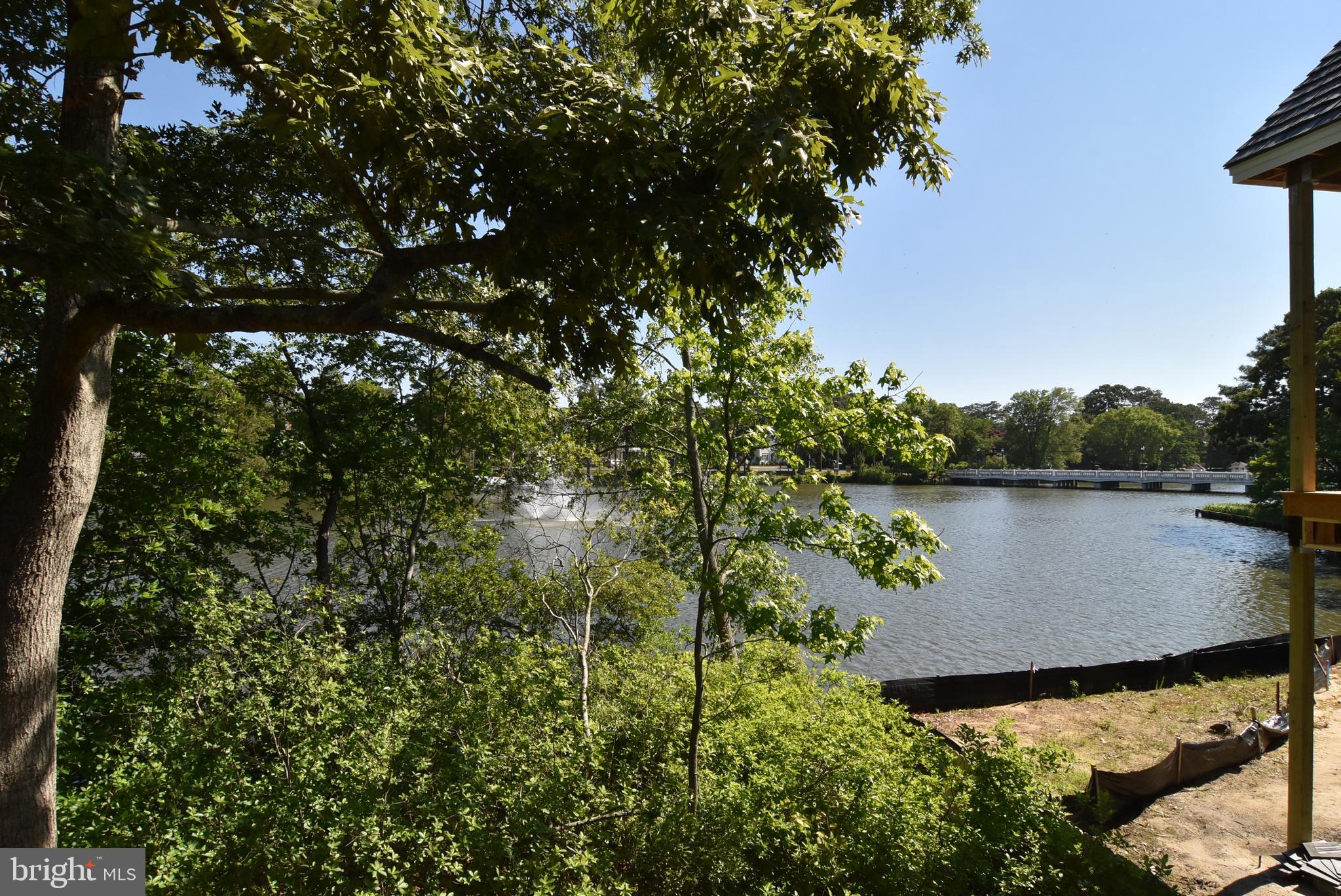 SILVER LAKE MANOR - Residential