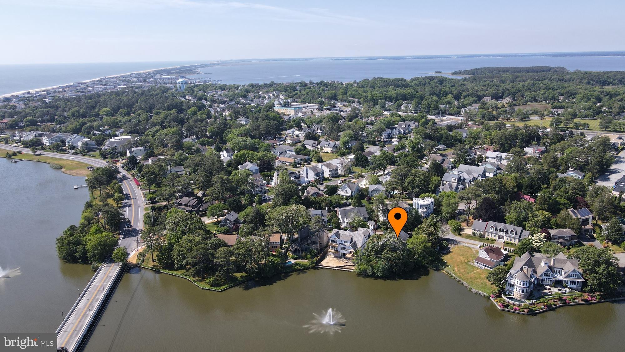 SILVER LAKE MANOR - Residential