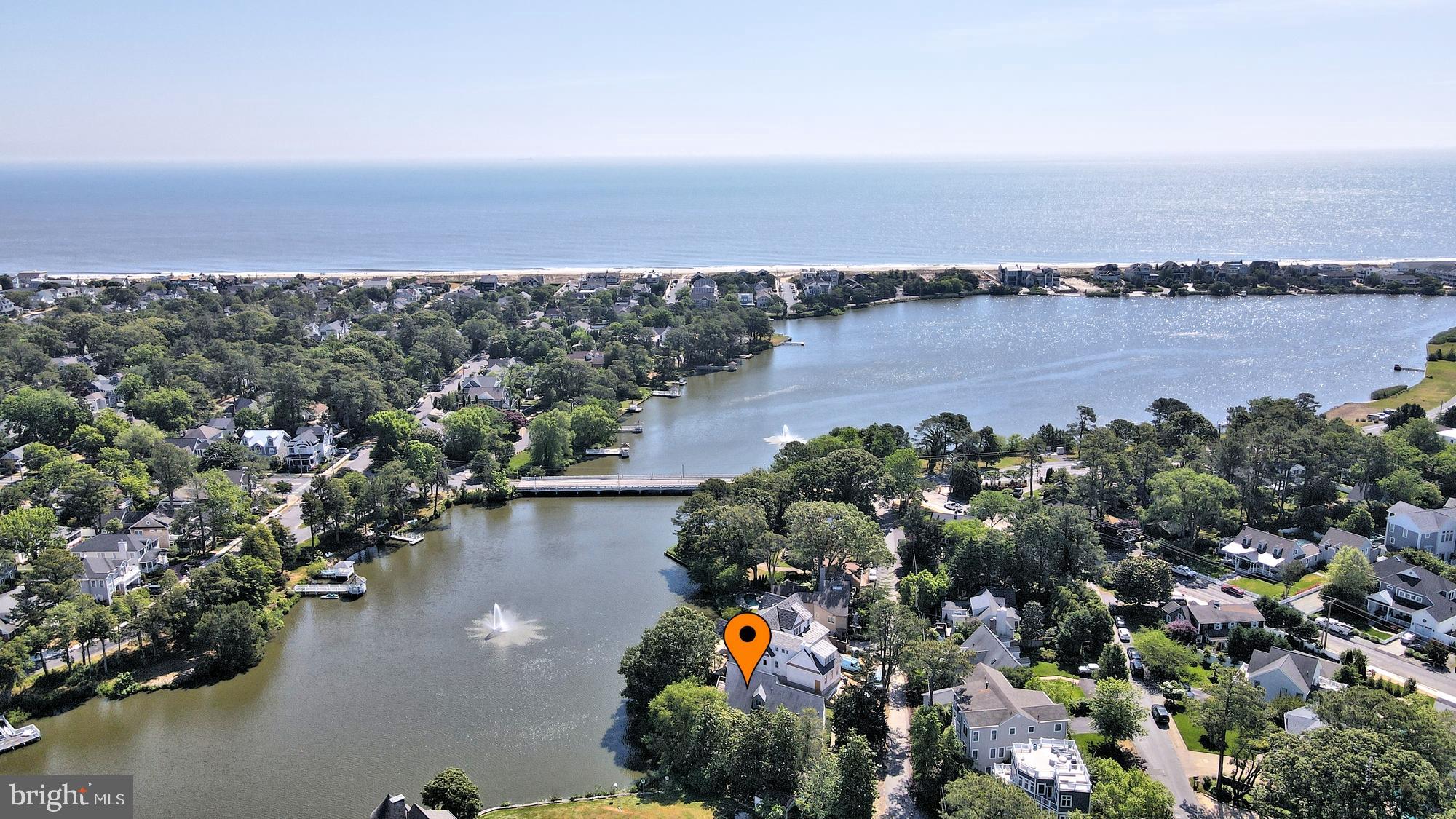 SILVER LAKE MANOR - Residential