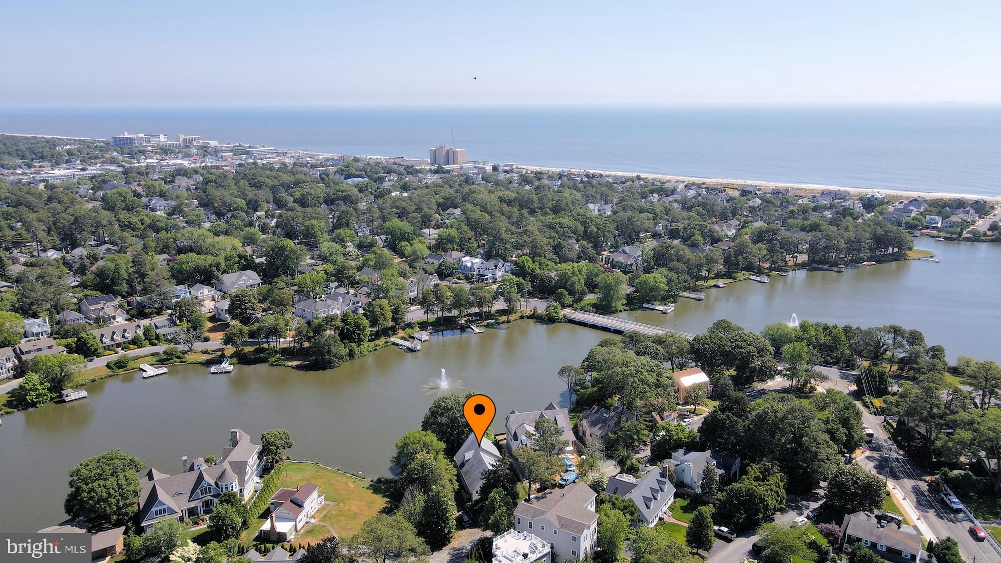 SILVER LAKE MANOR - Residential