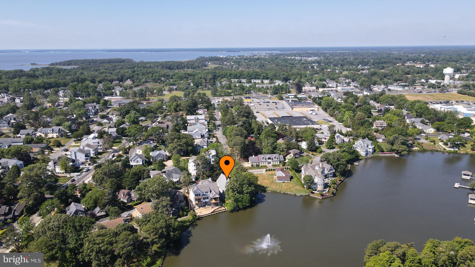 SILVER LAKE MANOR - Residential