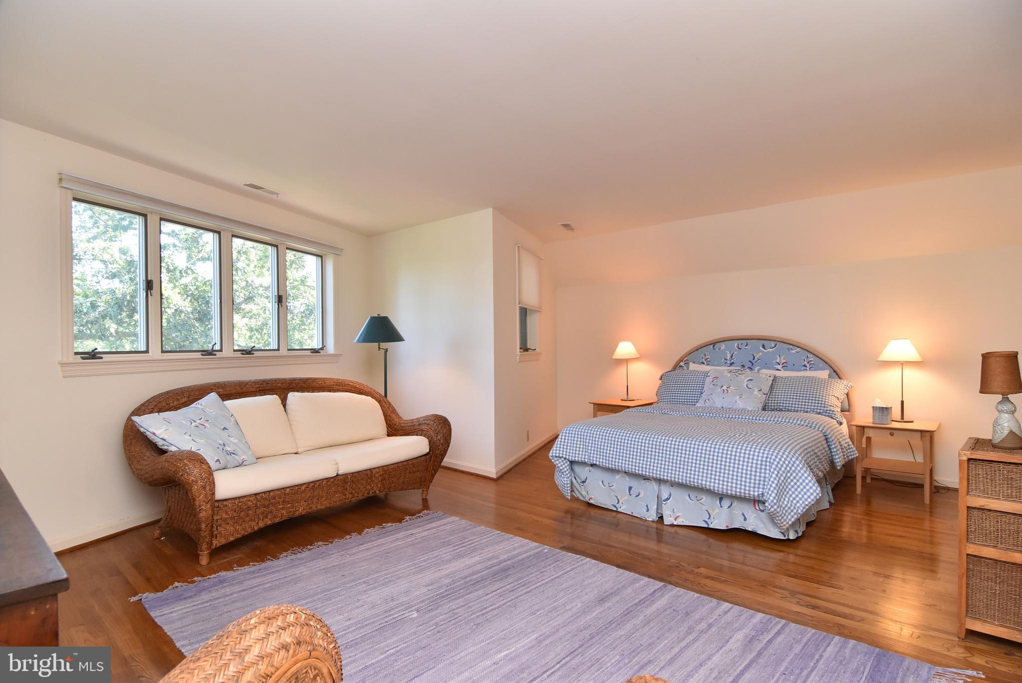 SILVER LAKE MANOR - Residential