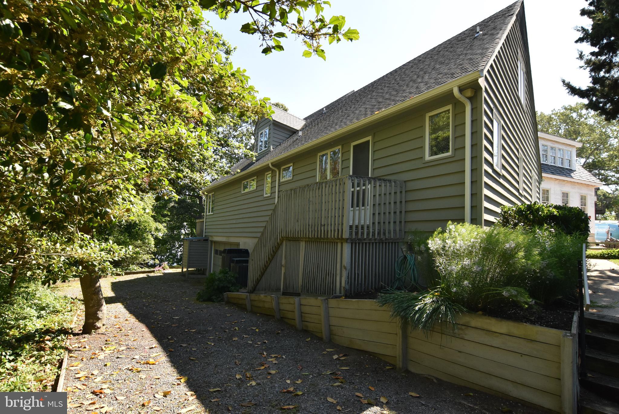 SILVER LAKE MANOR - Residential