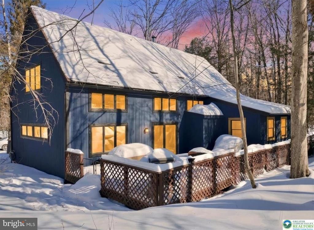 Photo of 19 Oak Circle, LAKE ARIEL, PA 18436 (MLS # PAWN2000824)