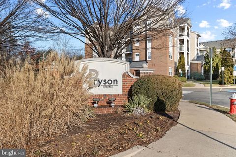 Condo For Sale - 12917 Centre Park Circle #315<br/> HERNDON, VA 20171