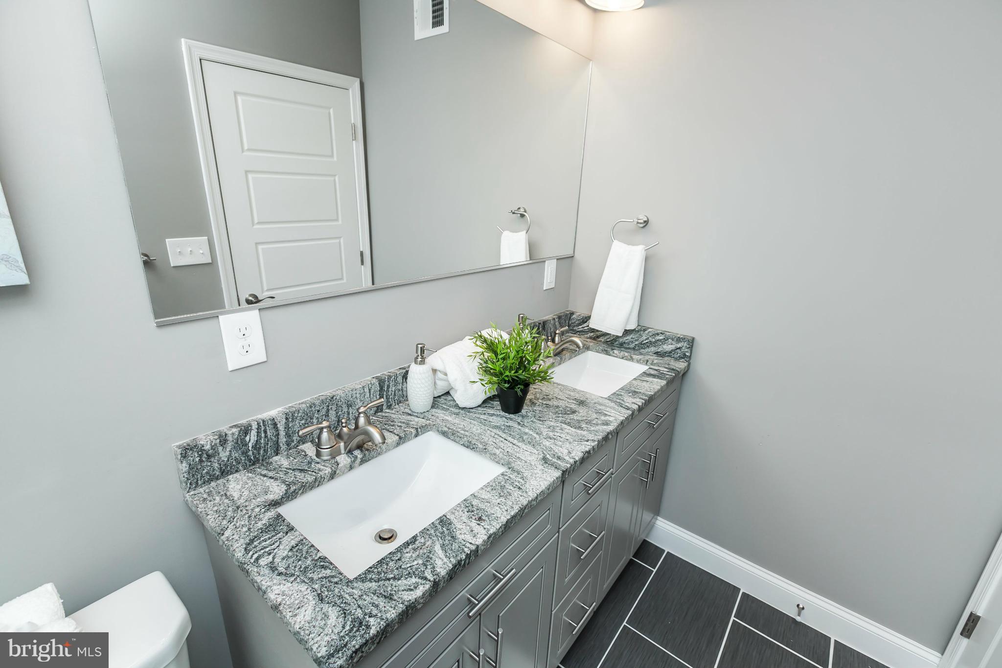 HIGHLANDTOWN - Residential