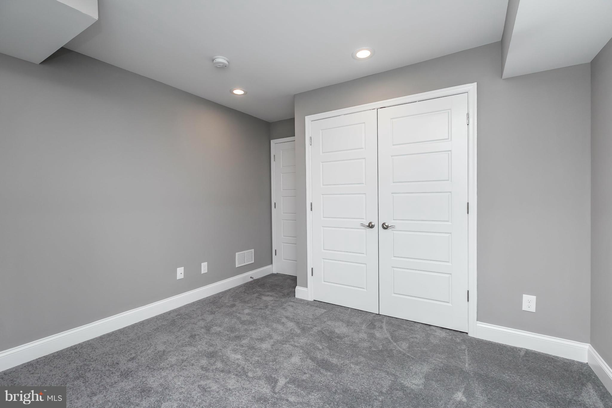 HIGHLANDTOWN - Residential