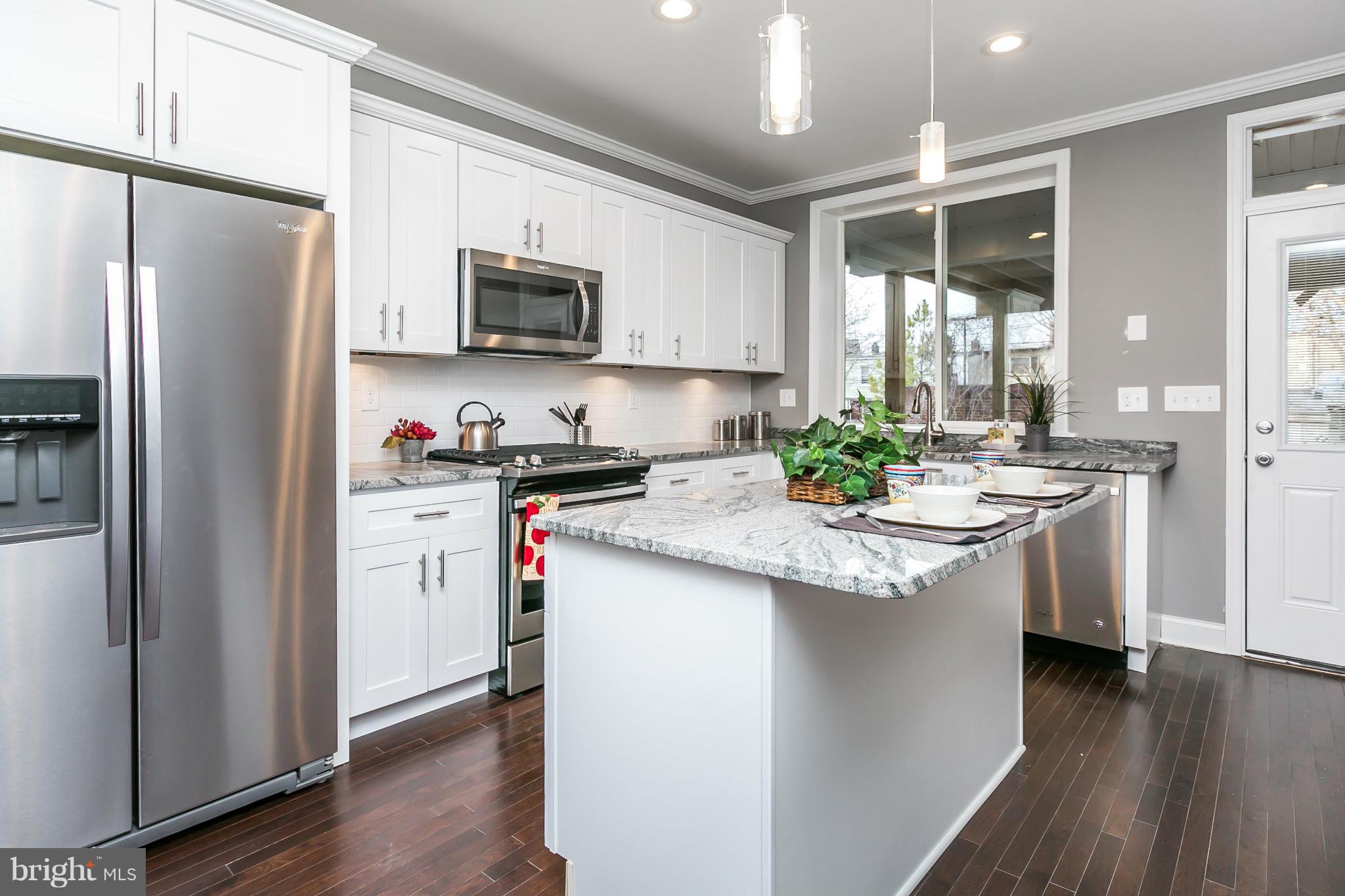 HIGHLANDTOWN - Residential