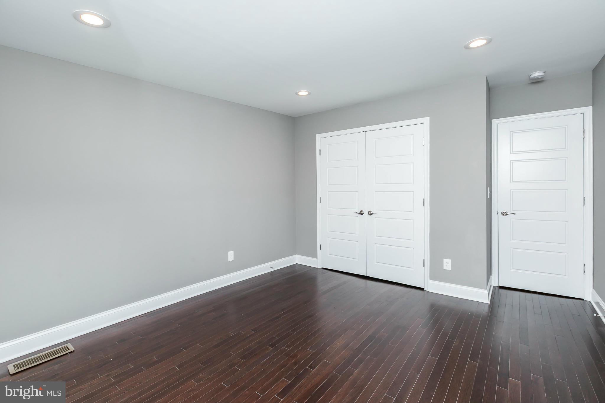 HIGHLANDTOWN - Residential