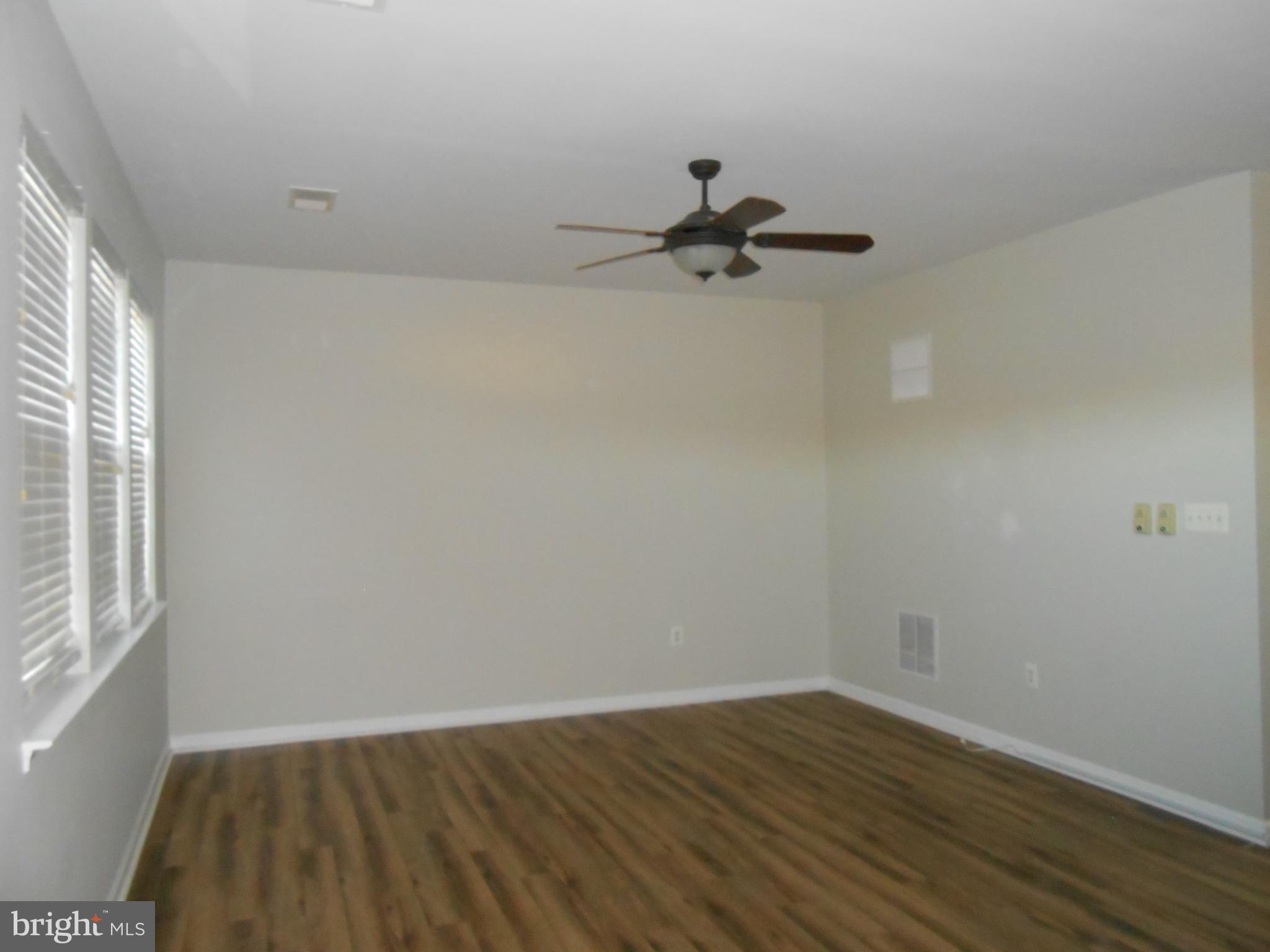 WAKELAND MANOR - Residential Lease