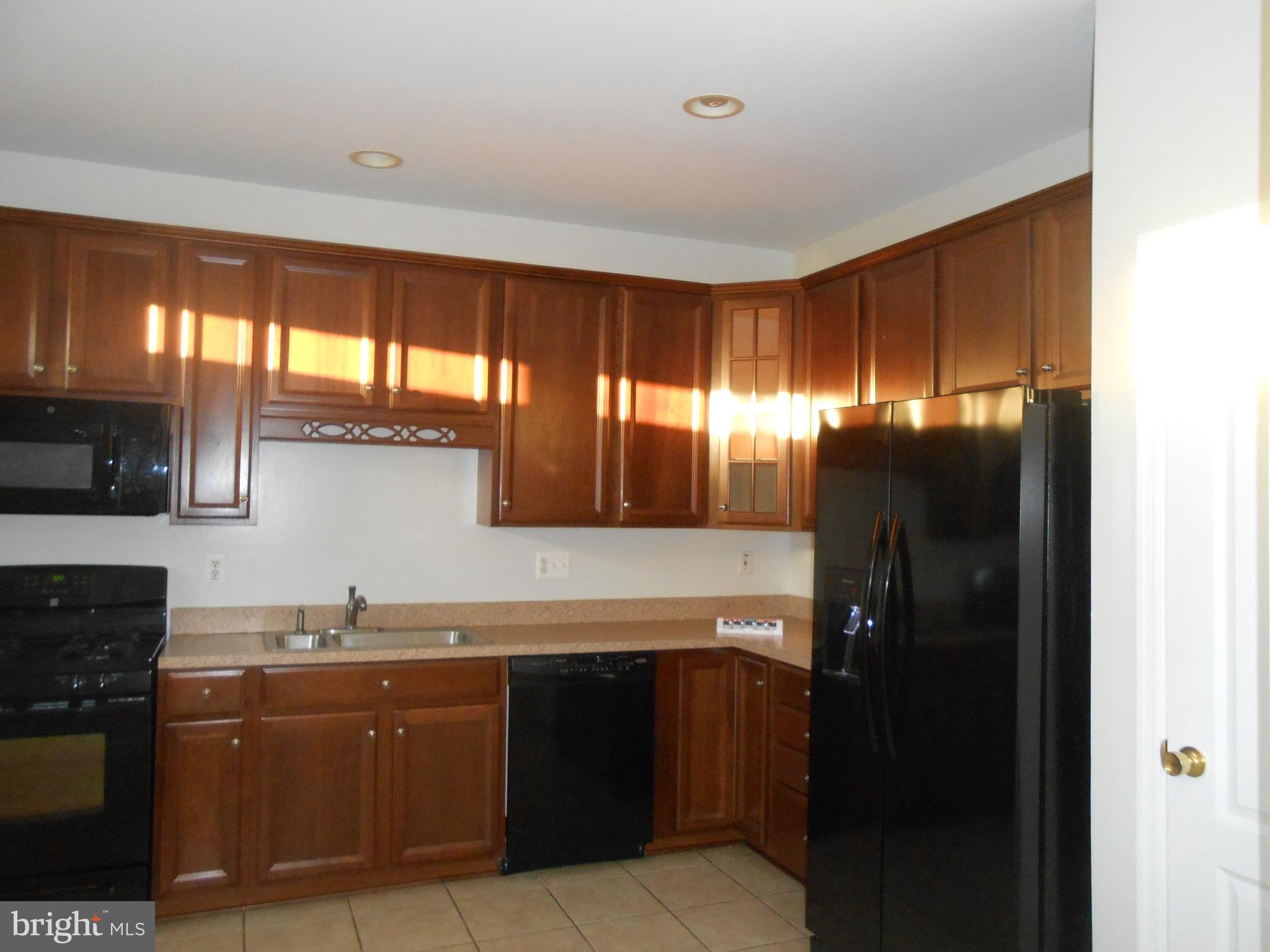 WAKELAND MANOR - Residential Lease